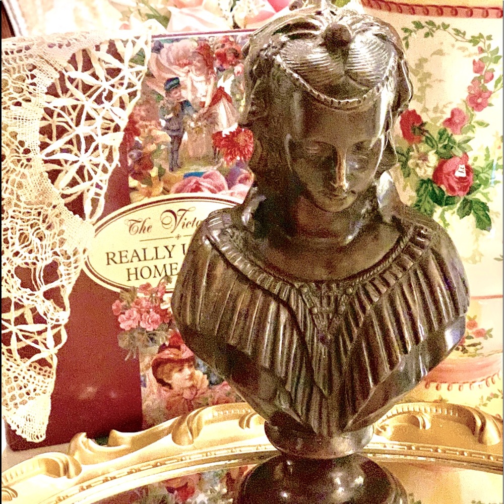 VTG Angelica Maria Sculptured Bust by Italian Artist Firmado Arnoldo Giannelli